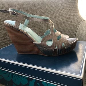 Seychelles wedges